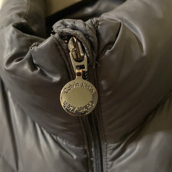 Calvin Klein Packable Lightweight Premium Down Puffer Jacket - Picture 2 of 9